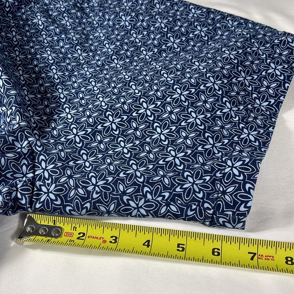 Lands' End womens slate blue geometric pattern flat front 6.5" shorts - size 10 - Picture 8 of 9